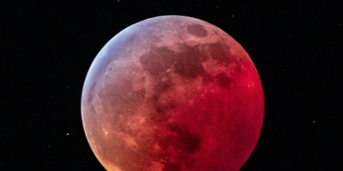 1593x3448 Super Blood Wolf Moon mobile wallpaper - Imgur