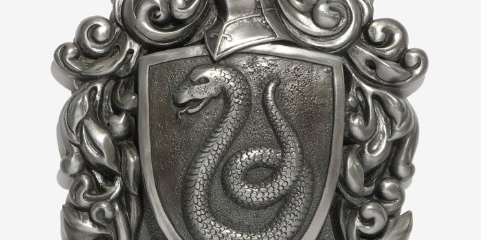 1360x1836 Harry Potter Slytherin House Crest Wall Art