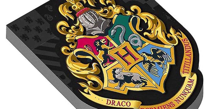 1338x1338 Harry Potter Gryffindor Crest Deluxe Memo Pad