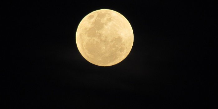 1920x1200 Yellow Moon - Phone wallpapers