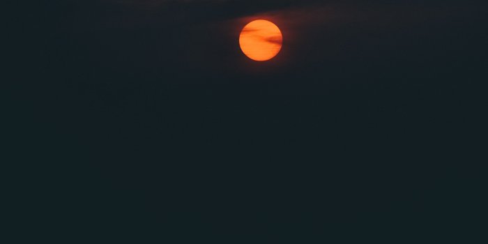 3415x3415 Download wallpaper 3415x3415 ocean, moon, sunset, night, sky, mumbai
