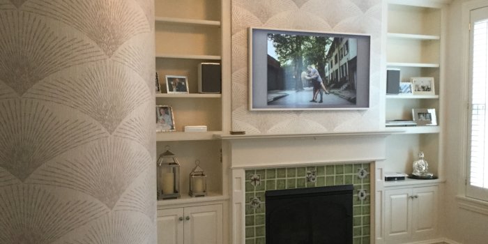 3264x2448 Master Suite on Philadelphia Brownstone. Subtle metallic wallpaper