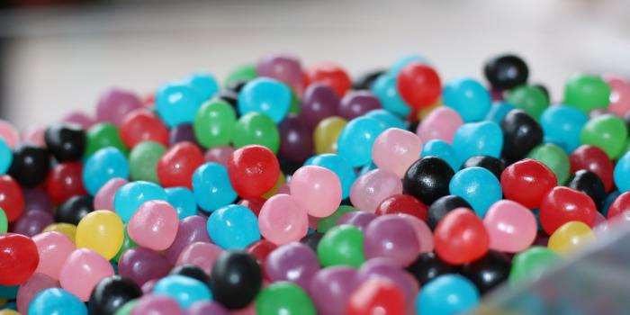 5472x3648 red blue and black candy free image | Peakpx