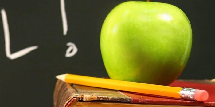 1080x1920 Download wallpaper 1080x1920 school, board, textbooks, chalk