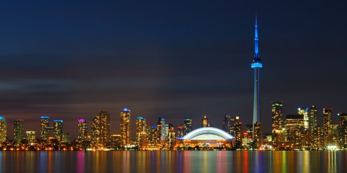 2560x1440 Download wallpaper 2560x1440 toronto, skyscrapers, night, panorama