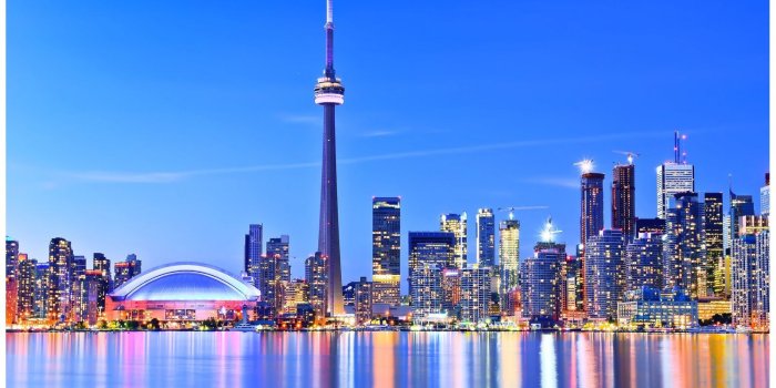 1600x1050 Toronto skyline in Ontario, Canada. Wall Mural