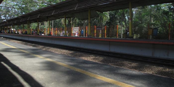 1600x1200 Universitas Indonesia railway station - Wikipedia