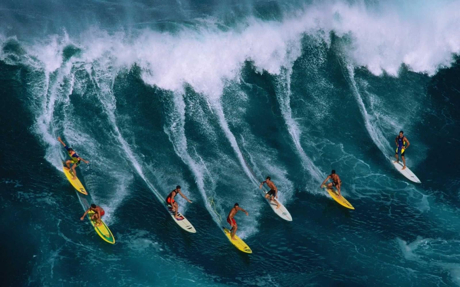 1920x1200 Guys Surfing - Android wallpapers