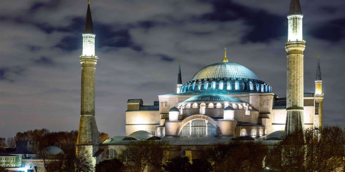 5581x3720 Night View of Istanbul Downtown and famous Sophia Cathedral
