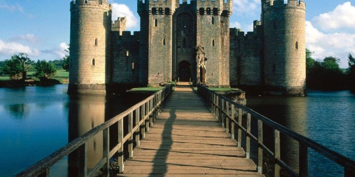 1130x847 Bodia Castle and the famous wood bridge - HD wallpaper