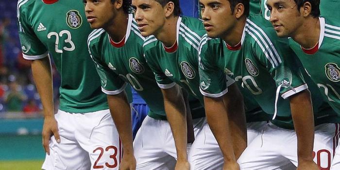 800x1200 Download wallpaper 800x1200 mexico vs chile, football, 2015, mexico