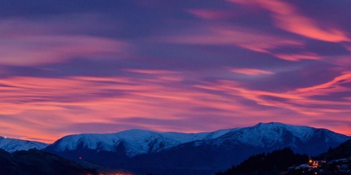 938x1668 Download wallpaper 938x1668 lake, dawn, mountains, horizon