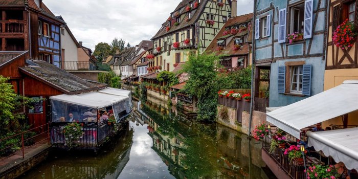 1920x1200 Wallpaper France, Colmar, town, cafe, river, houses 1920x1200 HD