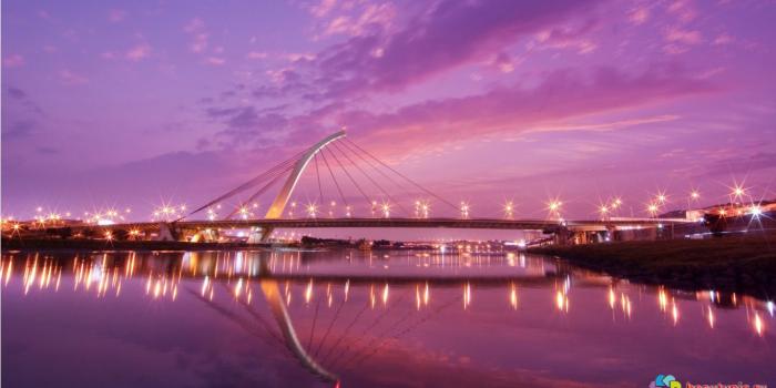 1366x768 Pretty pictures: Dazhi Bridge in Taipei, Taiwan. – an exclusive