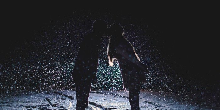 3840x2400 nf33-kiss-love-dark-couple-romantic-winter-wallpaper