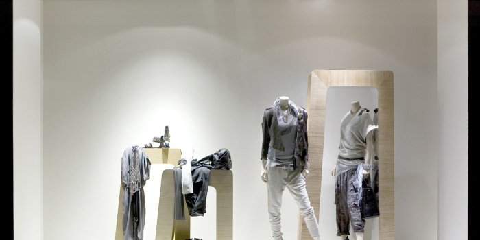 1400x965 Zone clothing store 25021 - Women Shopping - Women