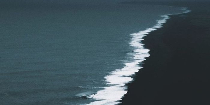 736x1472 Nature Wallpaper: Deep ocean mood – Mobile Wallpapers