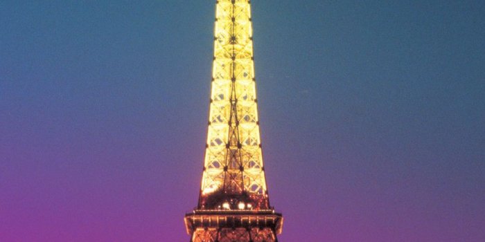 1080x1920 Colorful Light On Eiffel Tower - Eiffel Tower Wallpaper Mobile