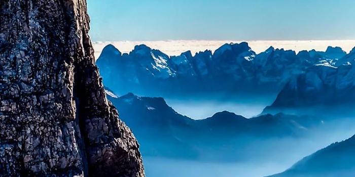 736x1308 12 Blue Wallpapers for your Blue iPhone XR | Preppy Wallpapers