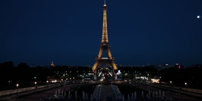 2048x1120 Eiffel Tower Wallpapers 26 - [2048 x 1120]