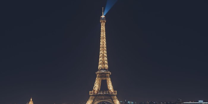 3840x2400 Download Eiffel Tower at Night, Paris, France HD Wallpaper