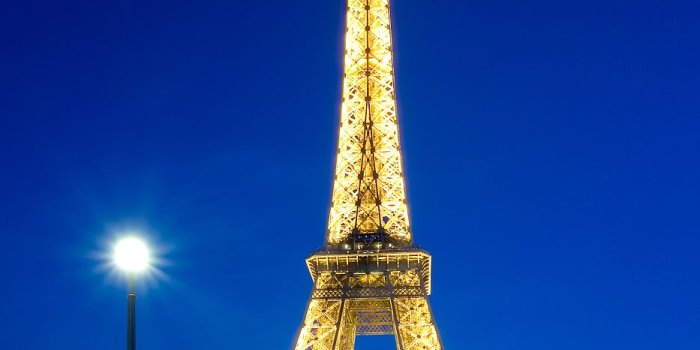 933x1400 Eiffel Tower (#45973) - HD Wallpaper Download