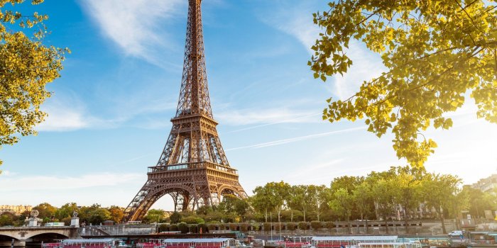 2880x1800 1181.5 kbytes, wallpaper, Stylized Eiffel tower | TM:21