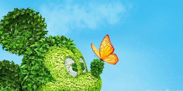 1024x1024 Add Disney Topiaries to Your Desktop | Disney Parks Blog