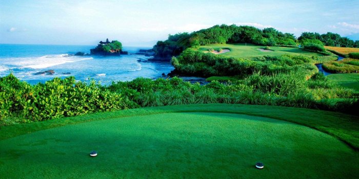 1366x768 Beaches: Bali Course Golf Beach View Wallpaper Design for HD 16:9