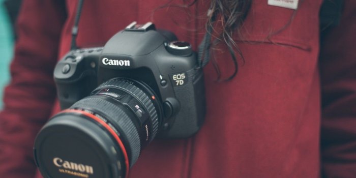 1366x768 Download 1366x768 Canon Eos 7d, Camera, Photographer Wallpapers for