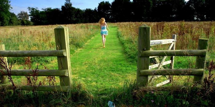 2560x1440 2560x1440 Nature Girl desktop PC and Mac wallpaper