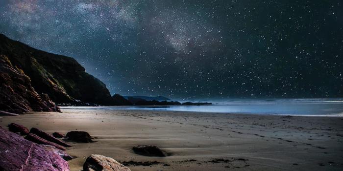 2560x1440 Download 2560x1440 wallpaper beach, starry night, sky, nature, dual