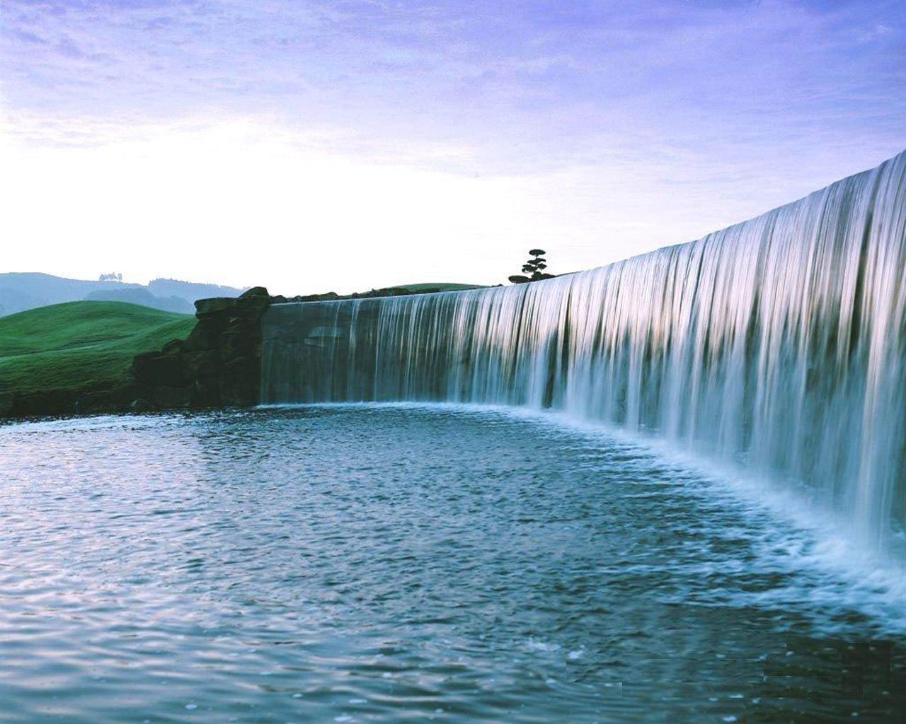 1280x1024 Moving waterfalls wallpaper