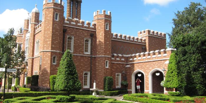 3648x2736 England....but not IN England.....The EPCOT World Showcase version