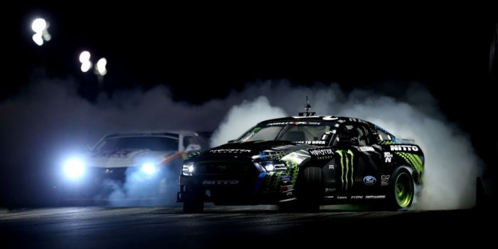 1600x890 Ford Mustang Cars Drifting Wallpaper | Wallpapers Design