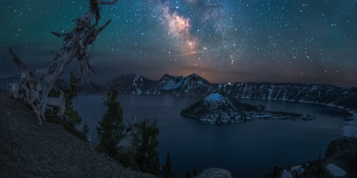 3000x2000 The Milky Way over Crater Lake Oregon [OC][3000x2000] #Music