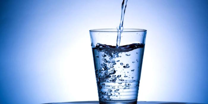 1578x1040 Glass Water Hd Wallpaper Desktop | Wallpaper Background HD