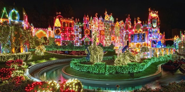 1332x850 Wallpaper the sky, holiday, fun, Christmas, beautiful, bright