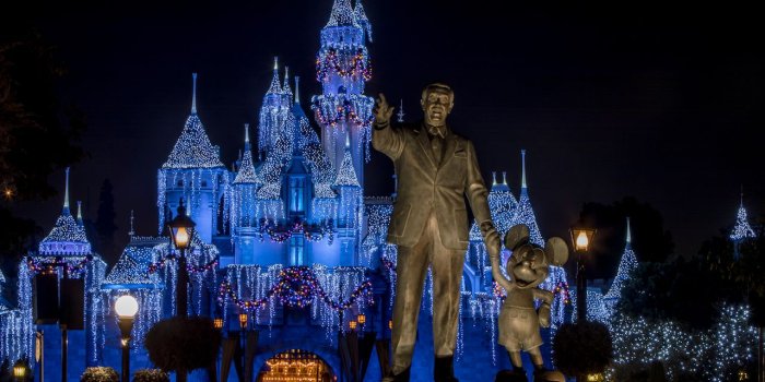 1280x720 25 Pictures of Christmas Celebrations at Disney Parks Around the World