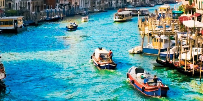 1080x1920 Beautiful Venice Italy Water Boats Blue Horizion Android Wallpaper
