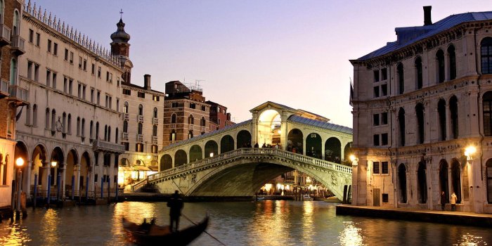 1600x1200 Venice Rialto Bridge Beautiful Italian Romantic City Italy Hd
