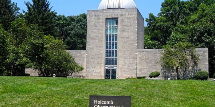 1024x768 Minimalist Holcomb Observatory Art Poster - Butler