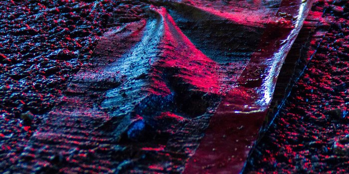 2732x2732 wa19-aspalt-road-light-red-blue-pattern-background-wallpaper