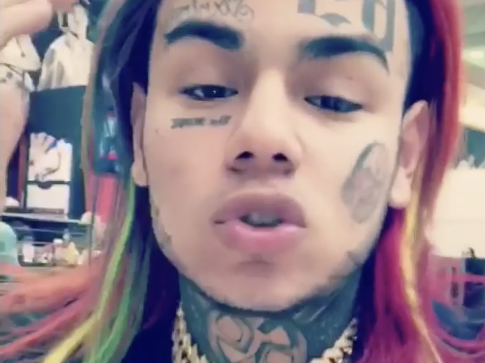 1600x1200 Tekashi 69 Might Have Finally Caught An L, Attacked At Los Angeles