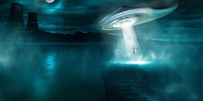 1024x768 Alien Abduction - UFO and Alien Wallpaper