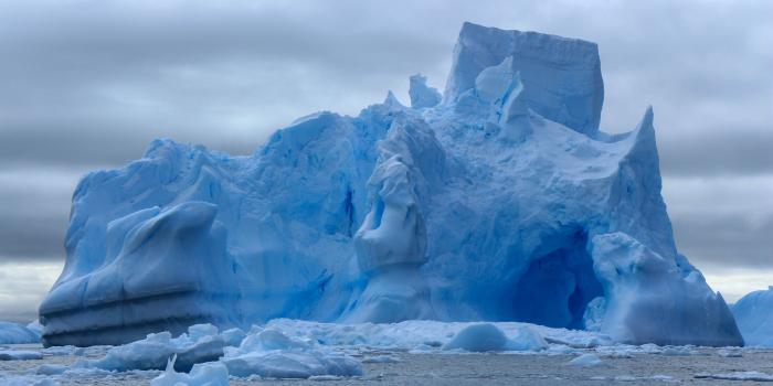 3888x2184 An Ice Castle off the Northern Antarctic Peninsula 4K wallpaper