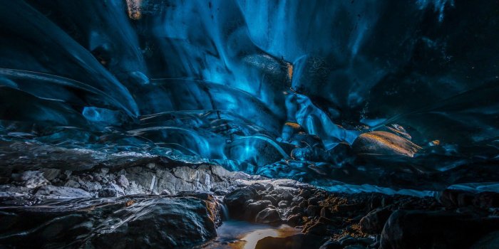 2048x1356 Blue Ice of the Vatnajokull Ice Cave in Iceland HD wallpaper
