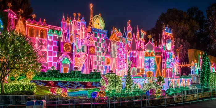 3839x2400 It's a Small World, Disneyland, California widescreen wallpaper