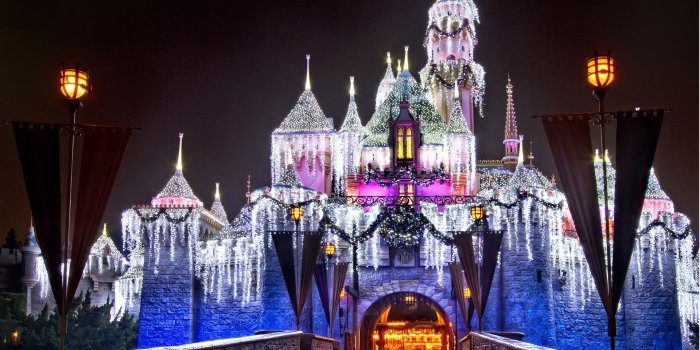 1920x1200 Disneyland Vacations : Disneyland Fantasy Christmas Holidays