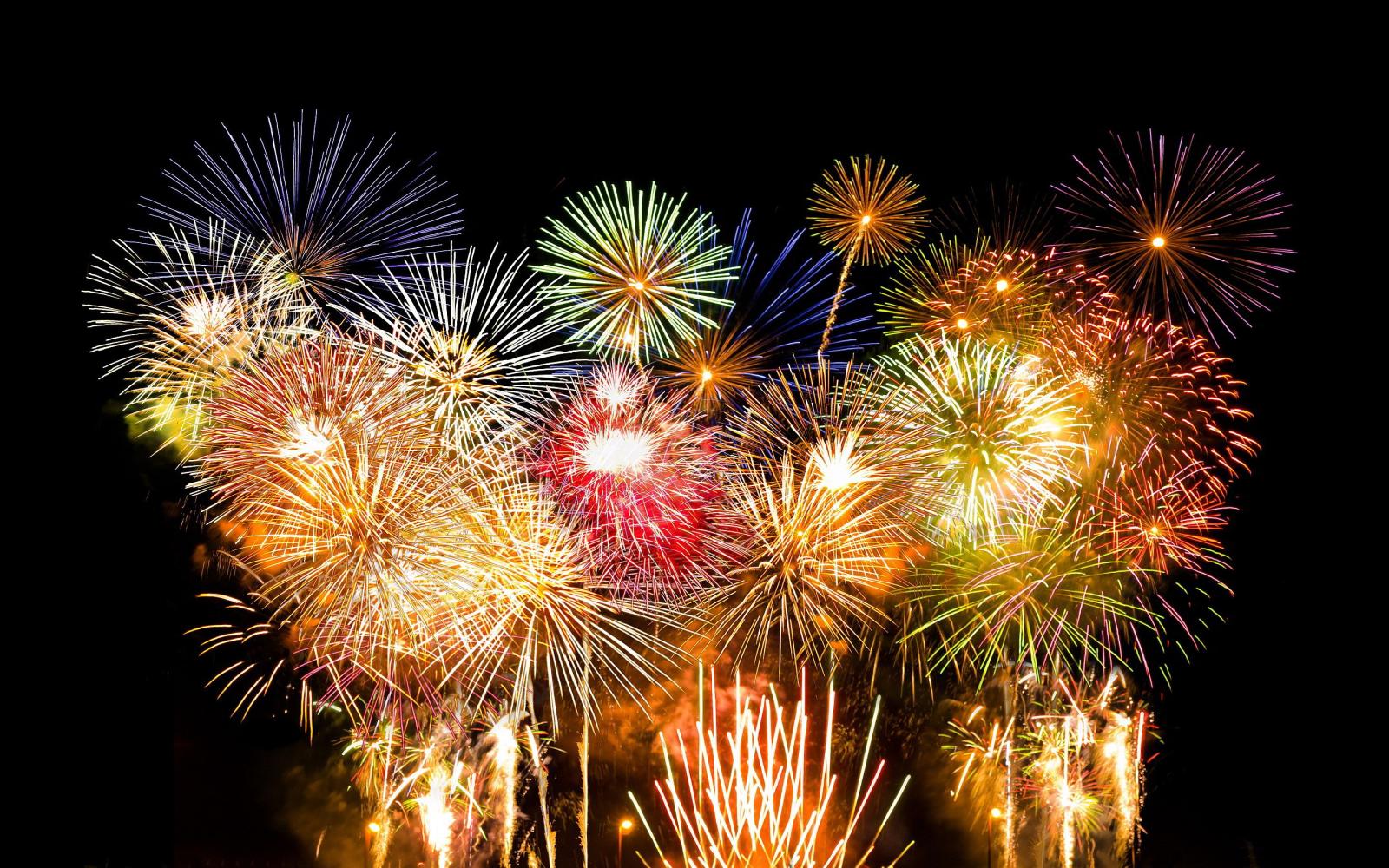 2880x1800 Colored fireworks wallpaper | 2880x1800 | #26338